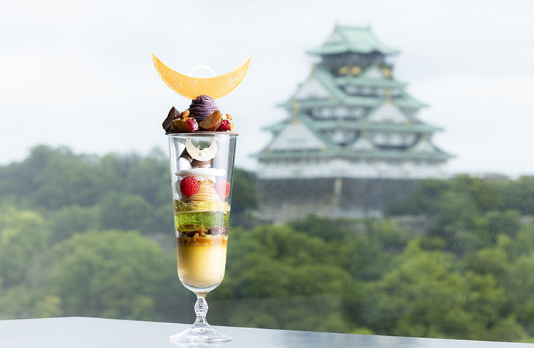 大阪城の絶景と共に楽しむ季節のパフェメニュー